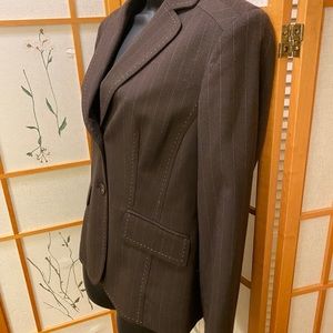Stretch women’s blazer with pinstripes